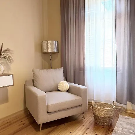Luxury In Gjuhadol דירה שקודר
